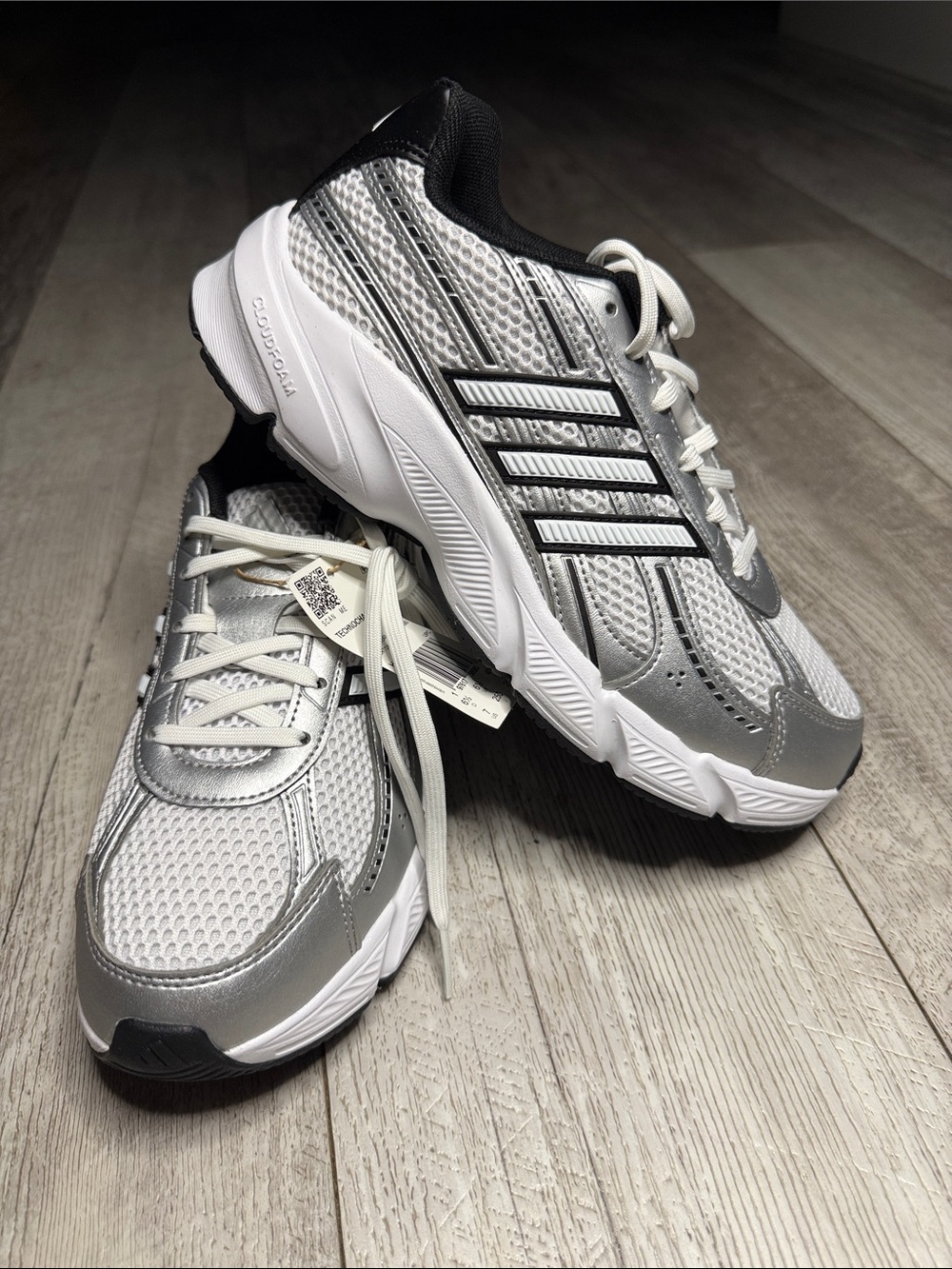 adidas TechnoChaos 2000 Men’s Athletic Shoes - Silver/White/Black size 7